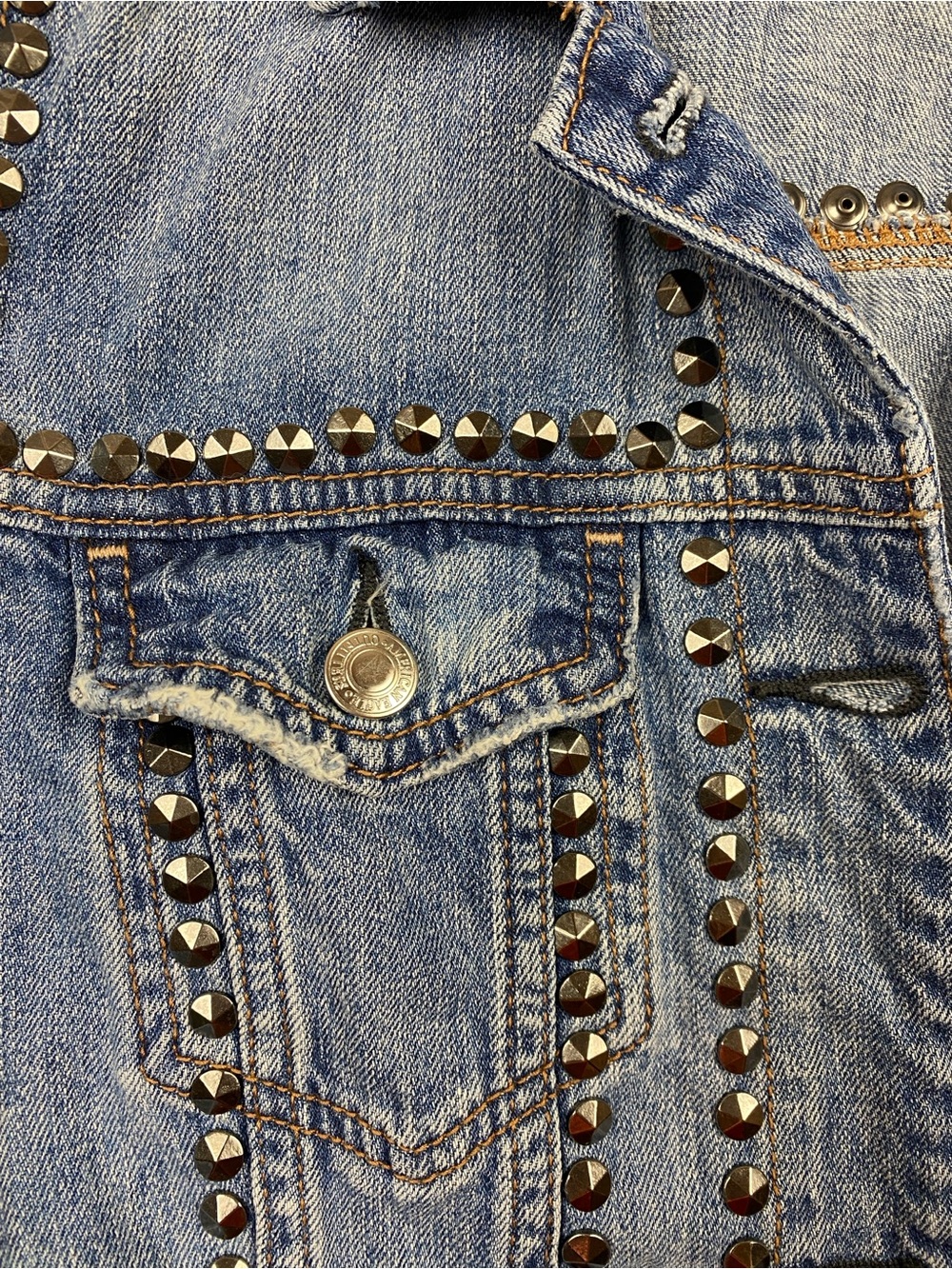 American Eagle Studded jean jacket Size M Distressed Denim Rocker Chic Country - Picture 2 of 12
